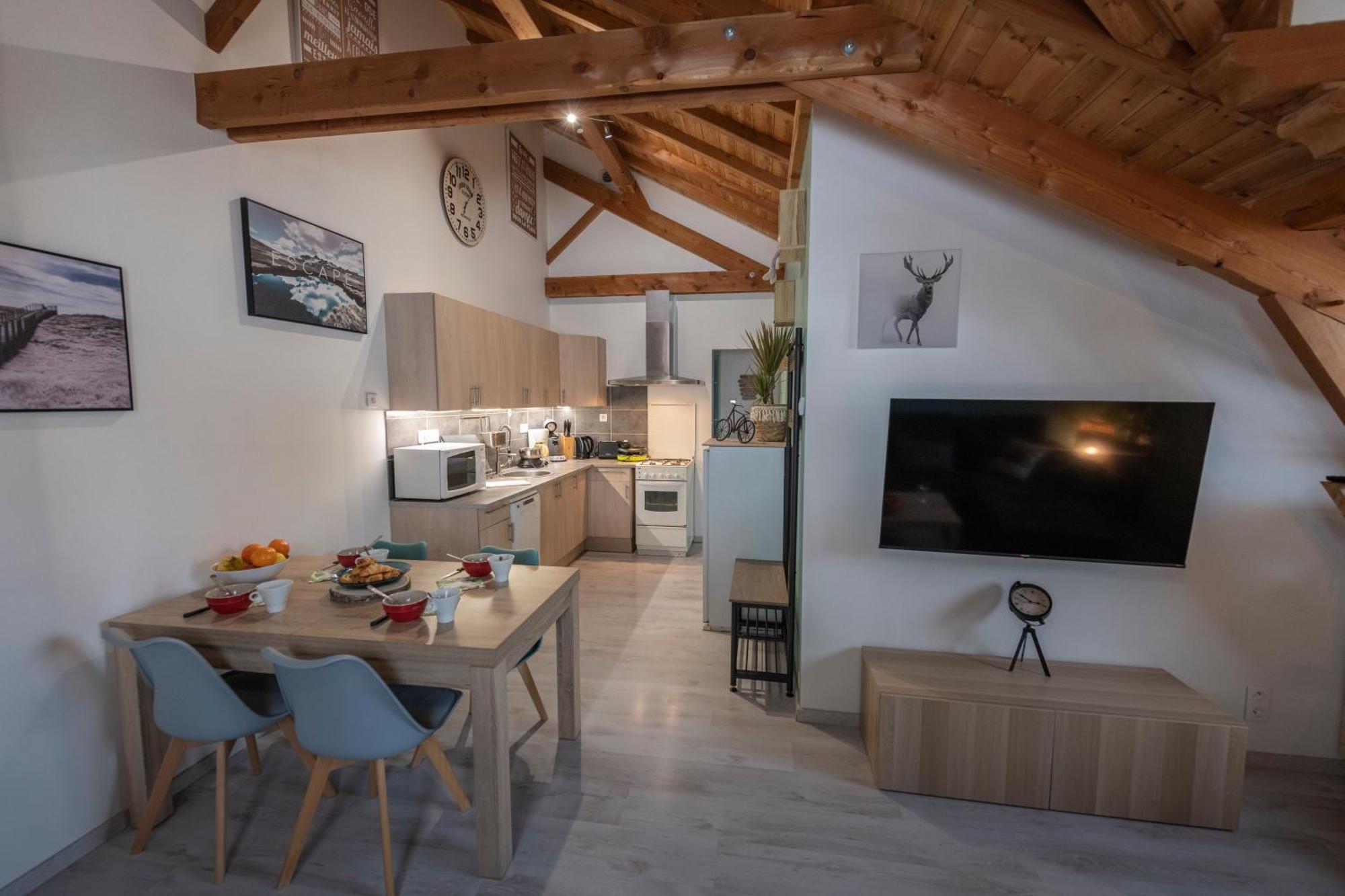 Le Pragmatique Apartment Гилестр Екстериор снимка