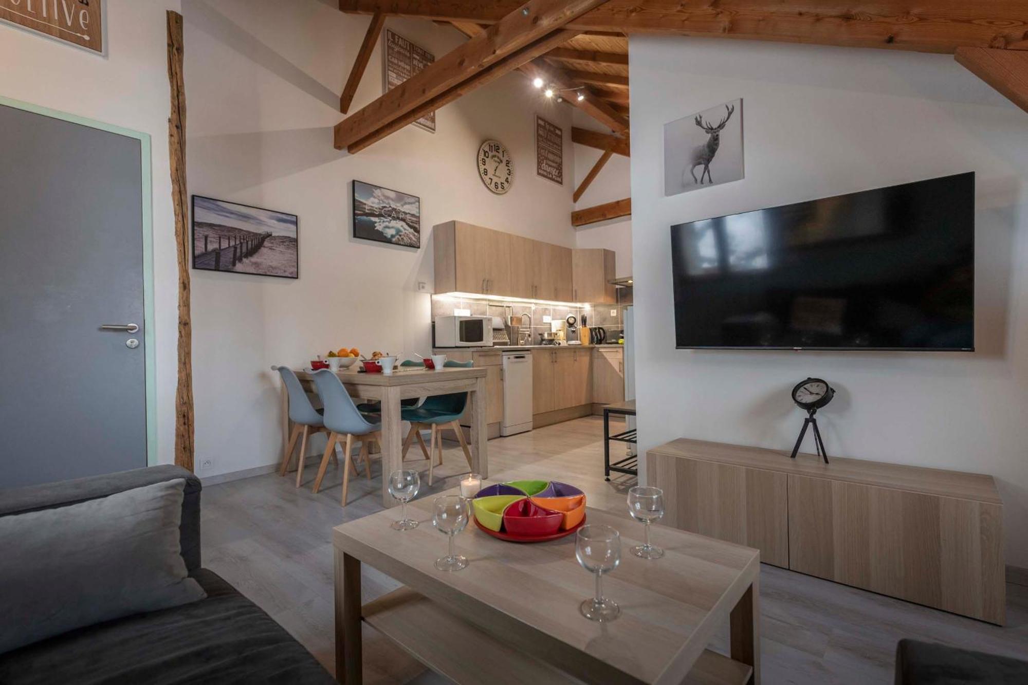 Le Pragmatique Apartment Гилестр Екстериор снимка